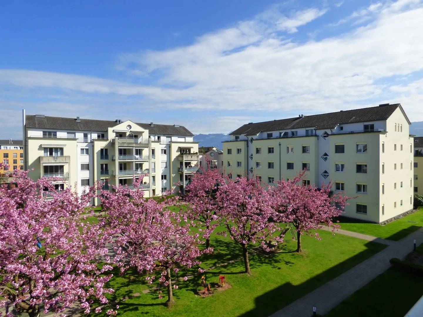 Appartement lumineux à louer - Photo 3 sur 13