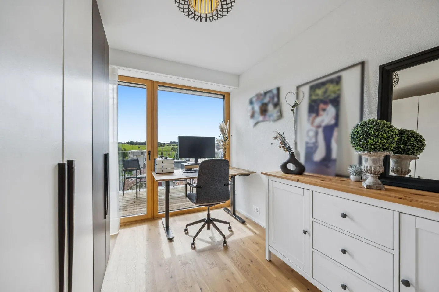 Noble appartement en duplex de 5,5 pièces au-dessus des toits de Kerzers - Photo 5 sur 14