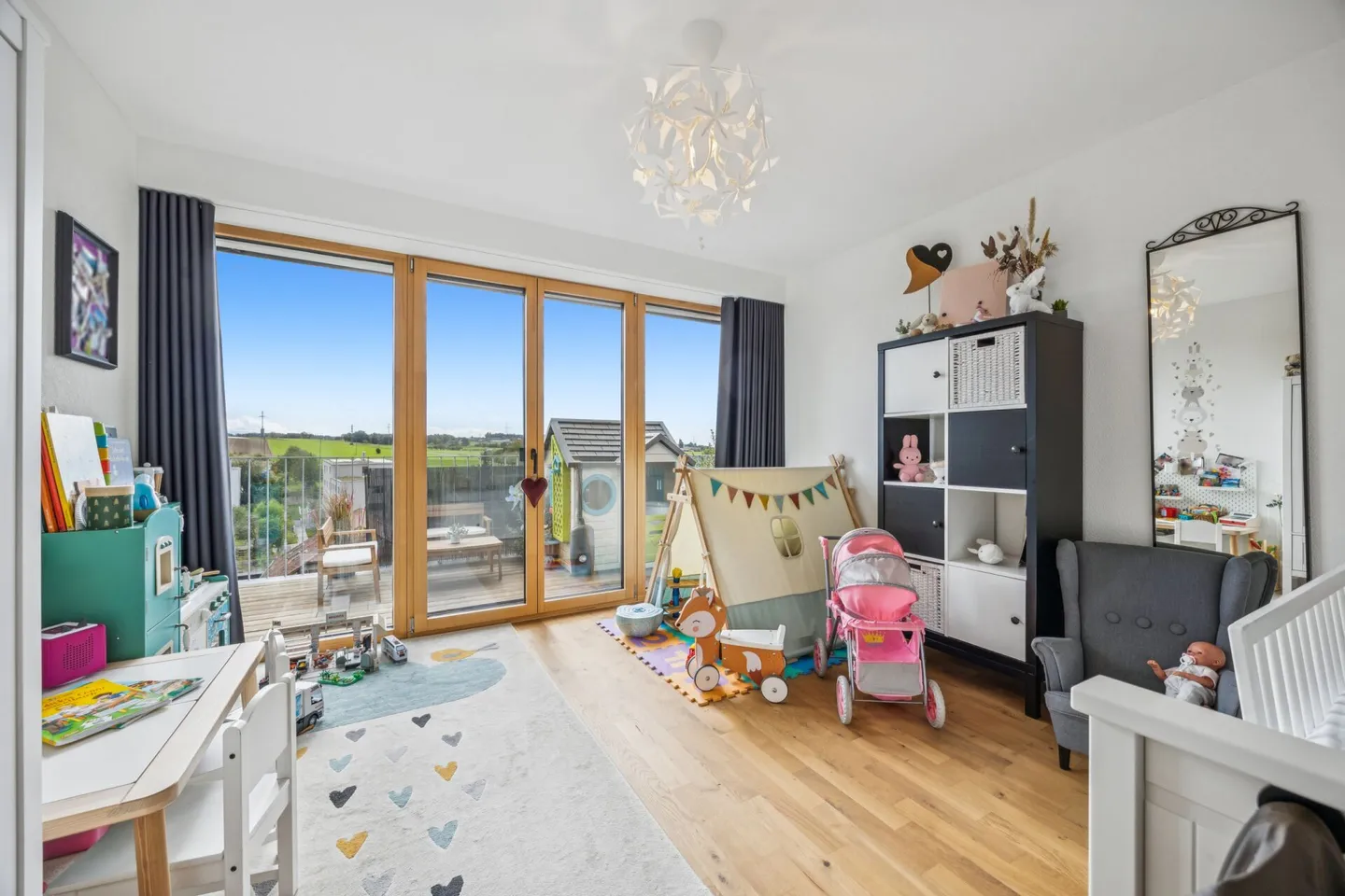 Noble appartement en duplex de 5,5 pièces au-dessus des toits de Kerzers - Photo 6 sur 14