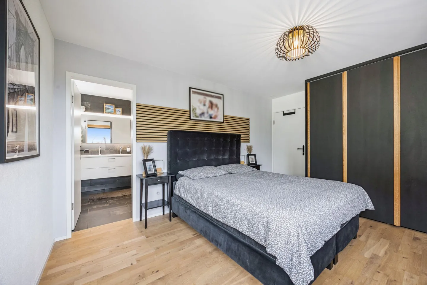 Noble appartement en duplex de 5,5 pièces au-dessus des toits de Kerzers - Photo 7 sur 14