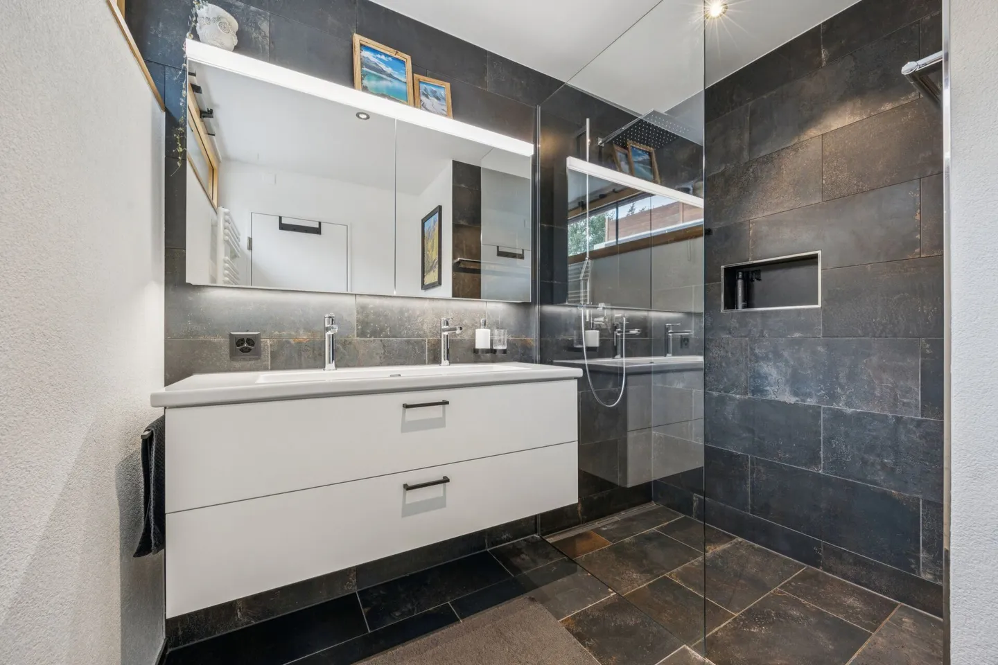 Noble appartement en duplex de 5,5 pièces au-dessus des toits de Kerzers - Photo 8 sur 14