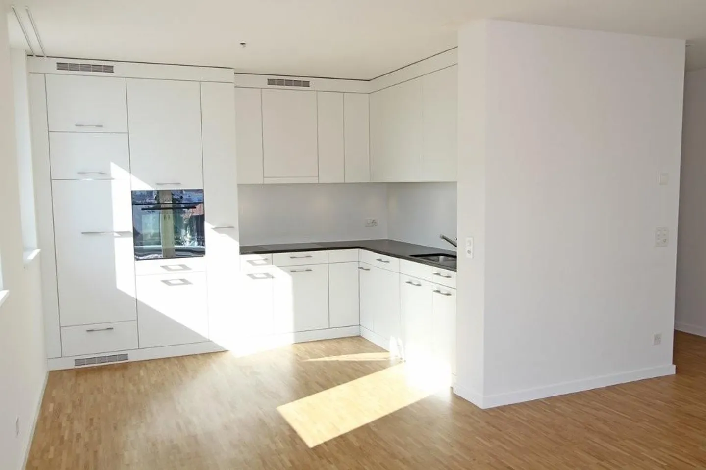 Neuwertige Wohnung mit toller Aussicht - Foto 2 von 5