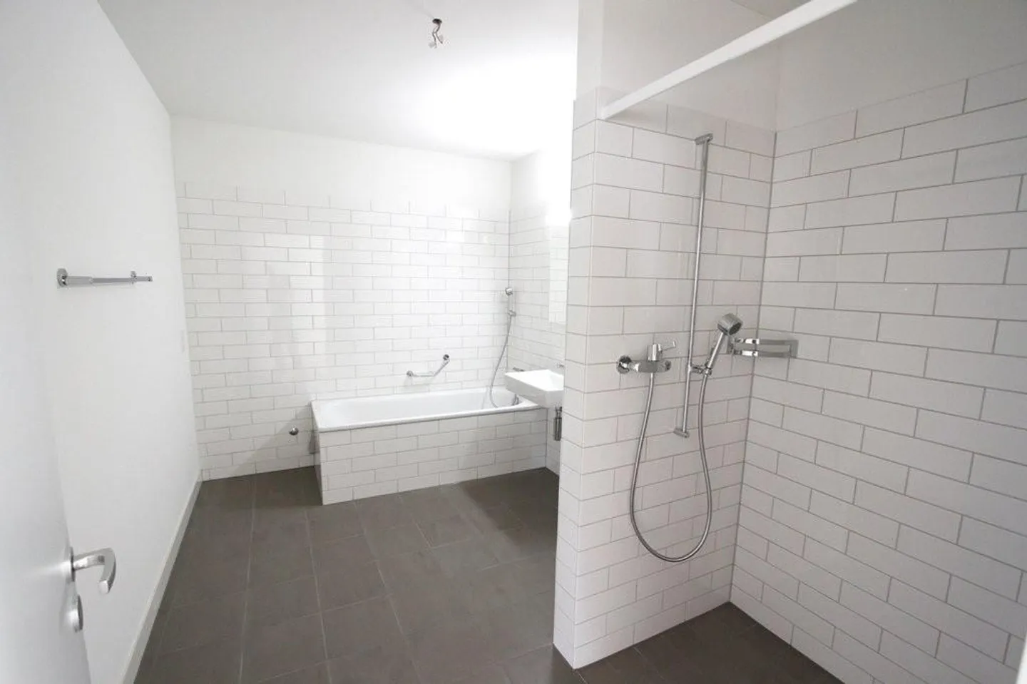 Neuwertige Wohnung mit toller Aussicht - Foto 4 von 5