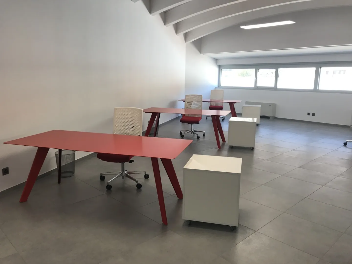 Bureau de 330m2 - Idéal pour Usage Propre et/ou Investissement à Revenu - Photo 9 sur 13