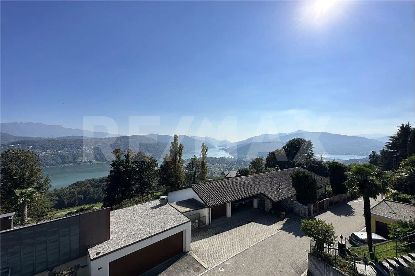 Appartement 5 1/2 pièces avec vue spectaculaire à Vernate - Photo 1 sur 13