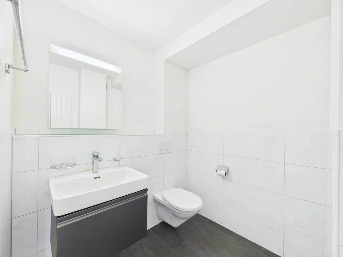 Leben, wo man sich wohlfühlt: 5.5-Zimmer-Haus mit Garten, Terasse, Garagenbox und Parkplatz - Foto 7 von 16