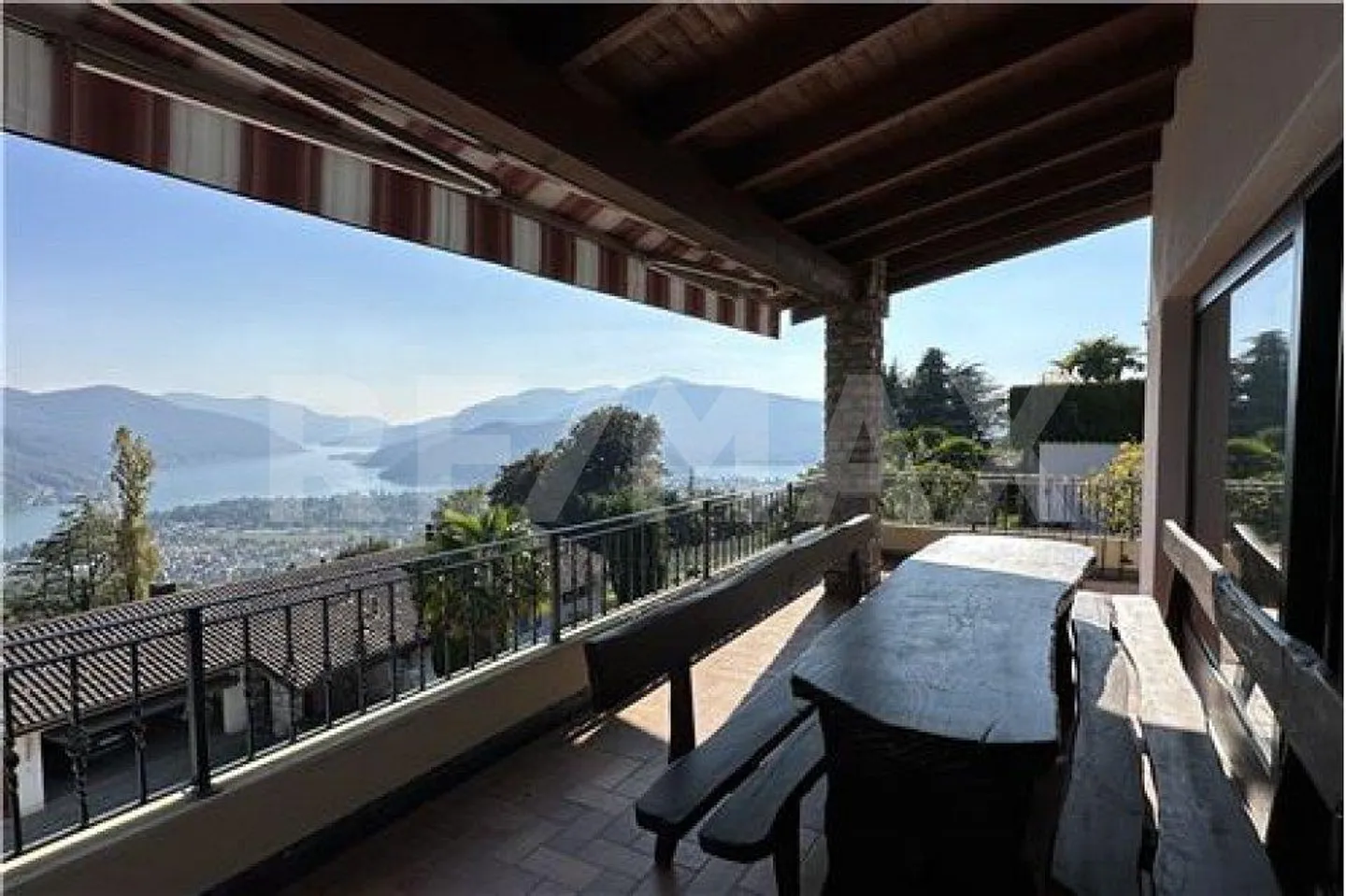 Appartement 5 1/2 pièces avec vue spectaculaire à Vernate - Photo 3 sur 13