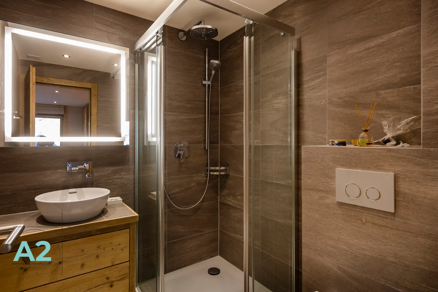 MAGNIFIKANTE WOHNUNG AM EINGANG VON MONTANA MIT PANORAMABLICK - Foto 10 von 13