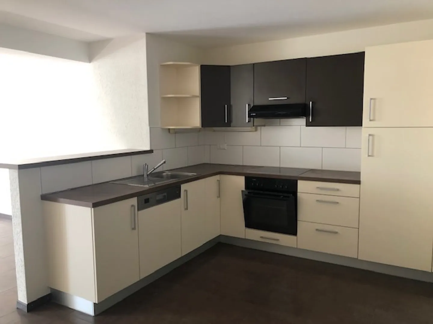 Apartment for rent - Photo 1 of 9