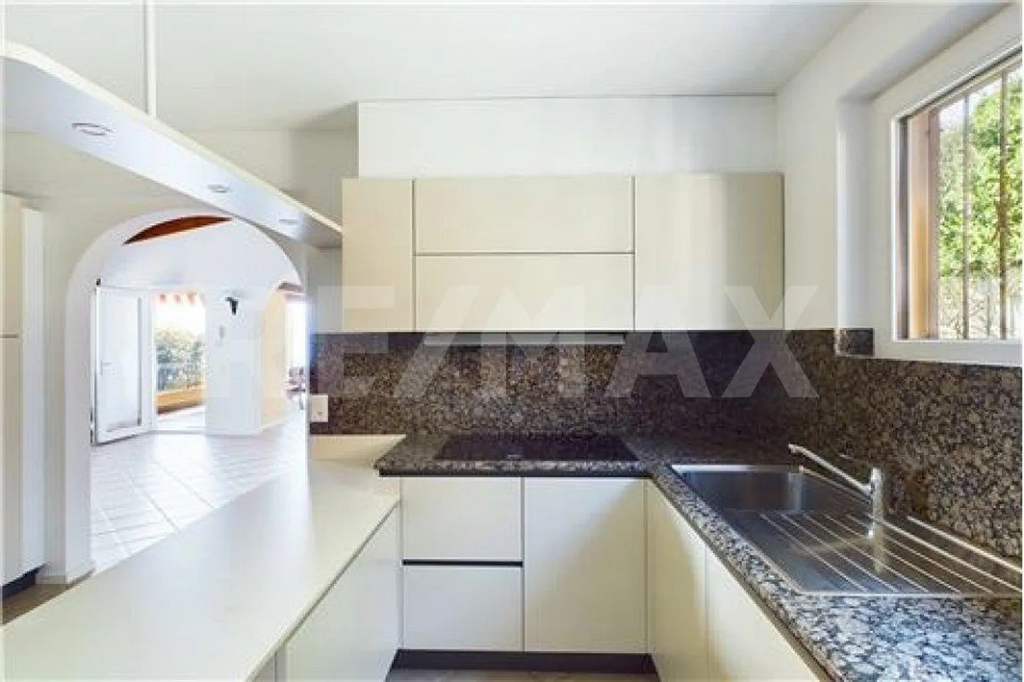 Appartement 5 1/2 pièces avec vue spectaculaire à Vernate - Photo 7 sur 13