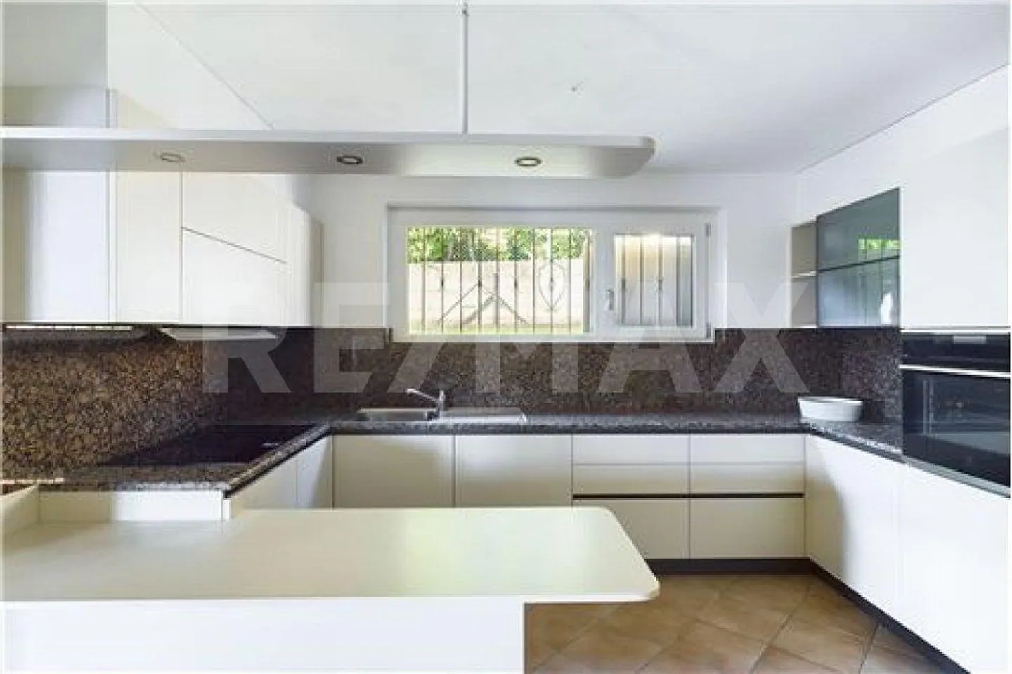 Appartement 5 1/2 pièces avec vue spectaculaire à Vernate - Photo 8 sur 13