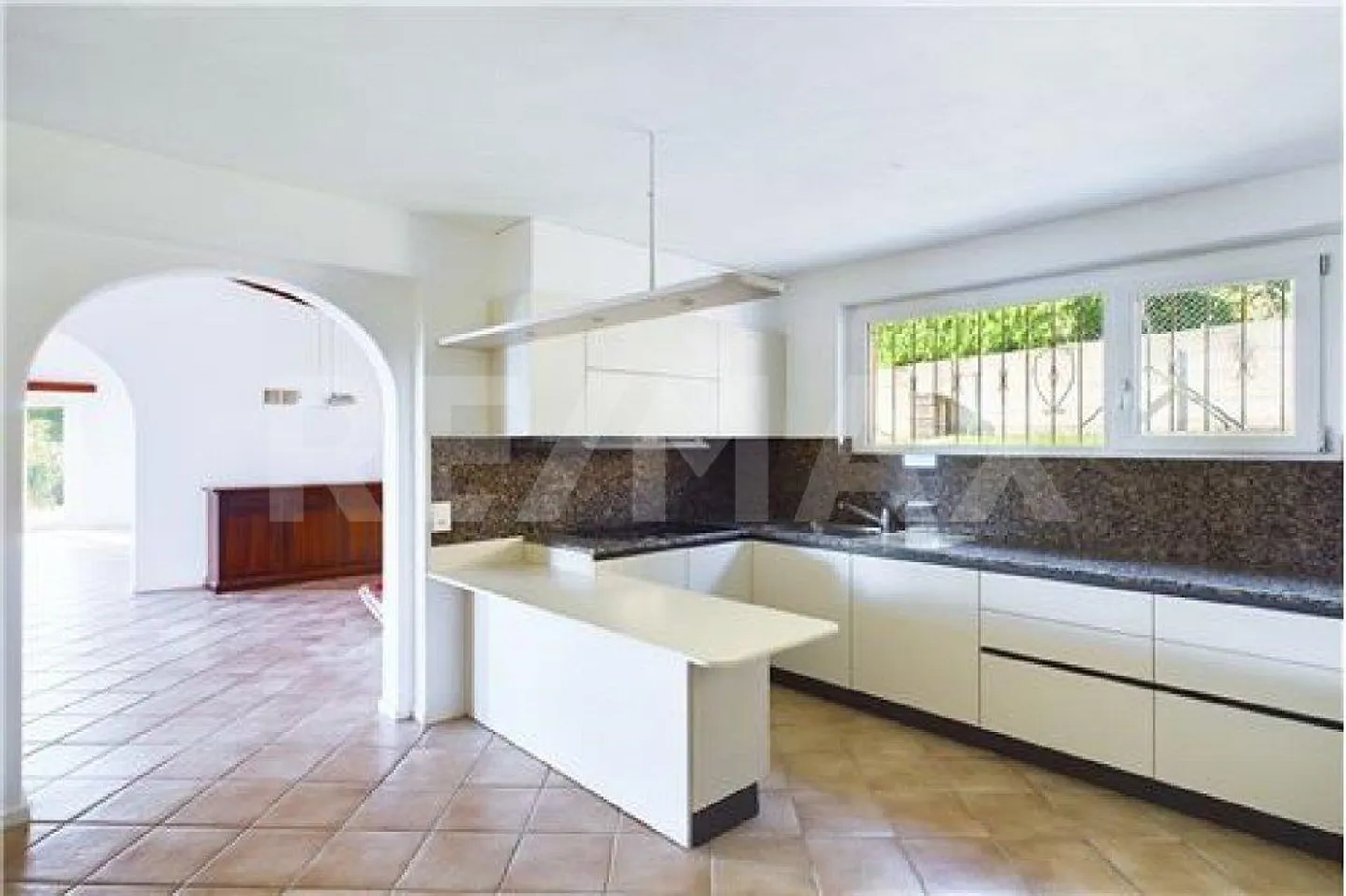 Appartement 5 1/2 pièces avec vue spectaculaire à Vernate - Photo 9 sur 13