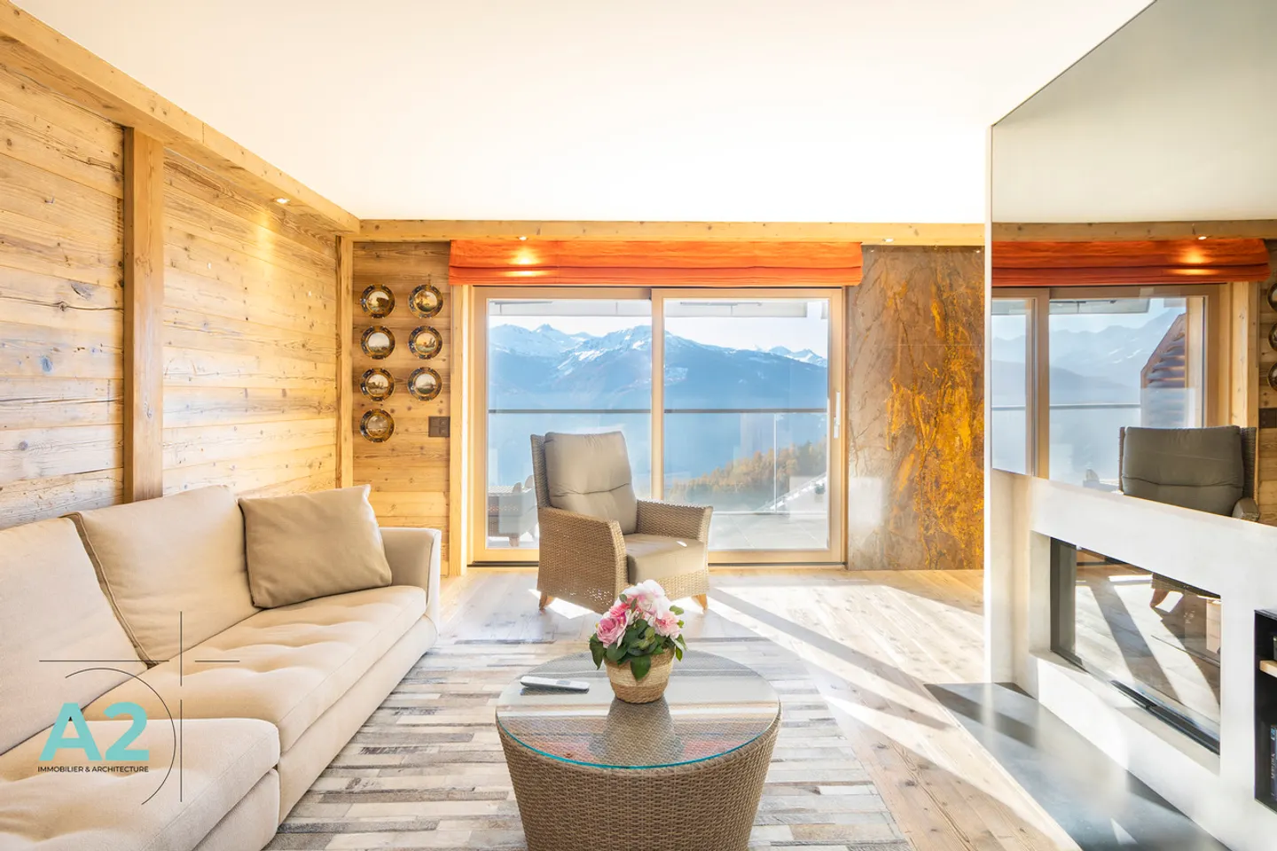 MAGNIFIKANTE WOHNUNG AM EINGANG VON MONTANA MIT PANORAMABLICK - Foto 2 von 13