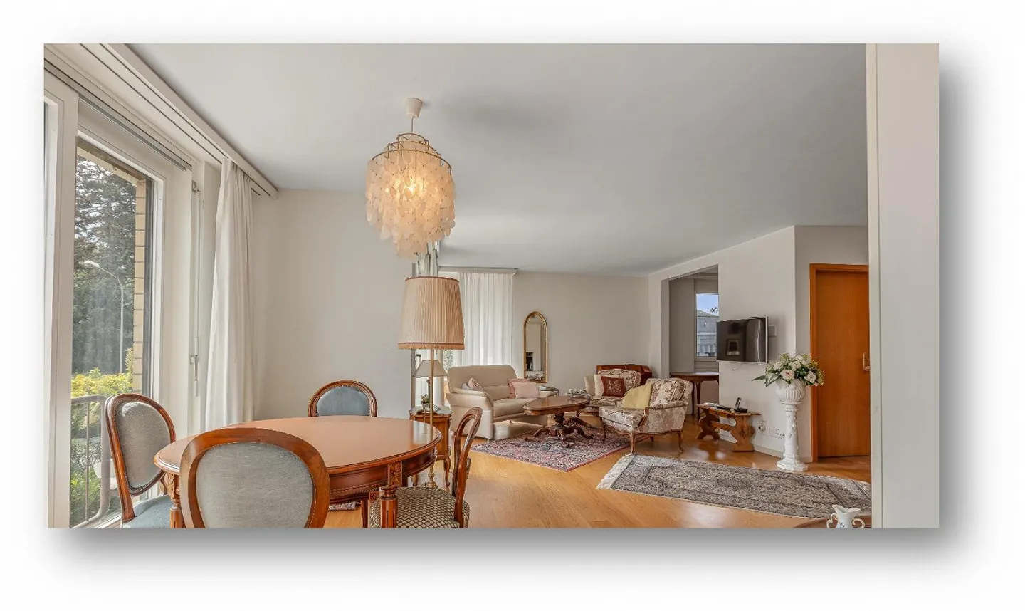 Appartamento affascinante 2½- (3½-) camere con balcone a Zollikon - Foto 3 di 7