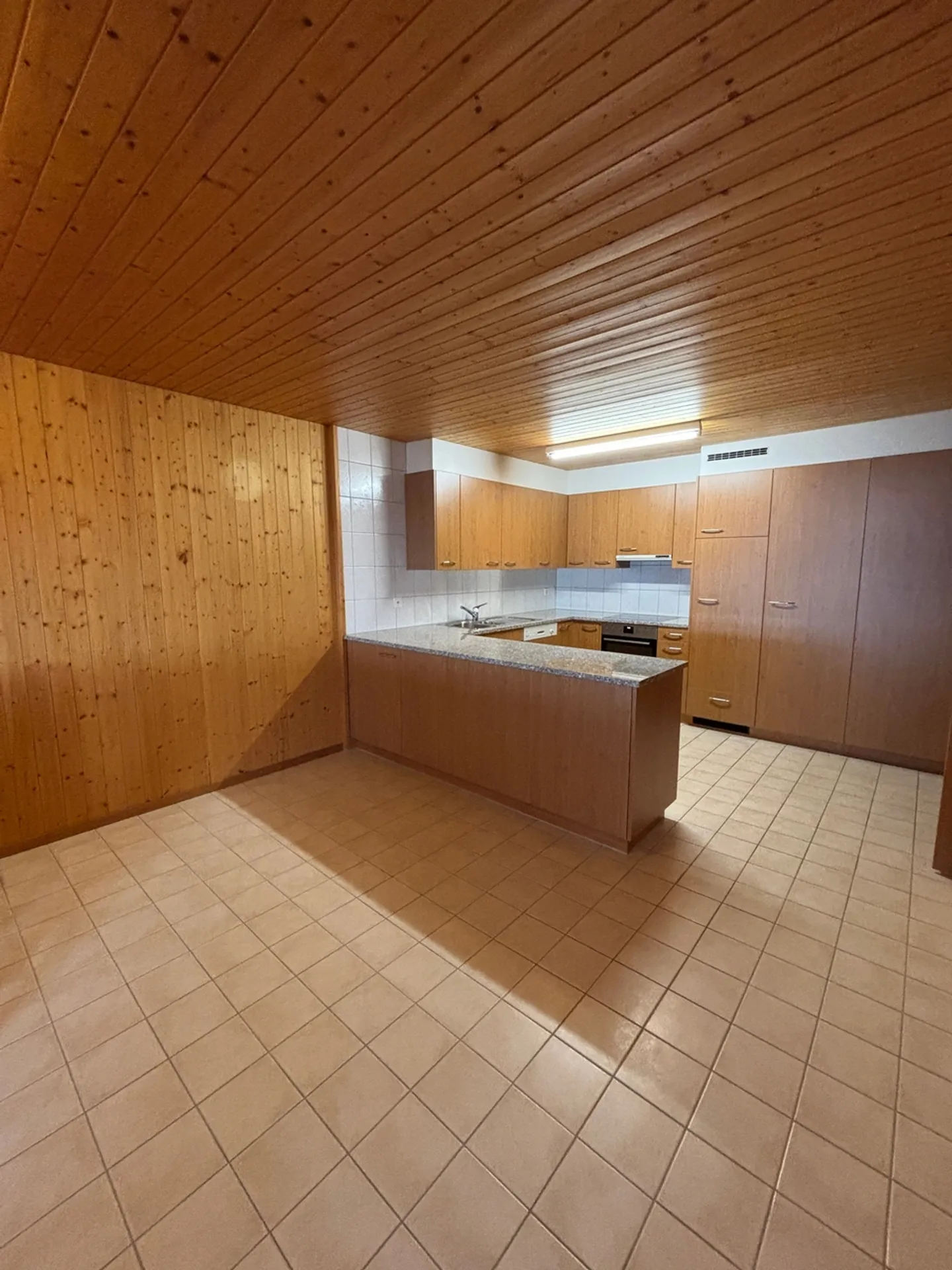 Spacious 5-room holiday apartment with balcony in Menznau - Photo 4 of 8