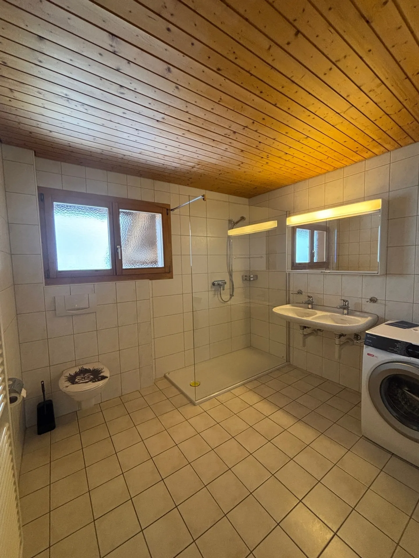 Spacious 5-room holiday apartment with balcony in Menznau - Photo 7 of 8