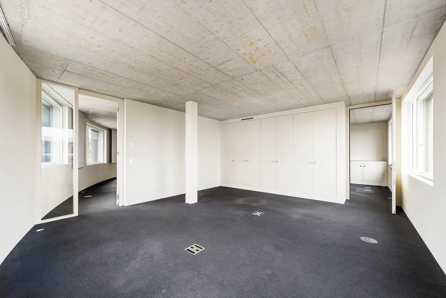 Idealer Standort in modernem Geschäftshaus! - Foto 3 von 8