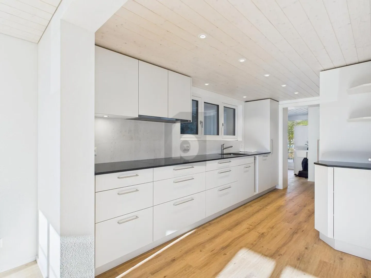 FAMILIENFREUNDLICH MIT VIEL PRIVATSPHÄRE - Foto 1 von 6