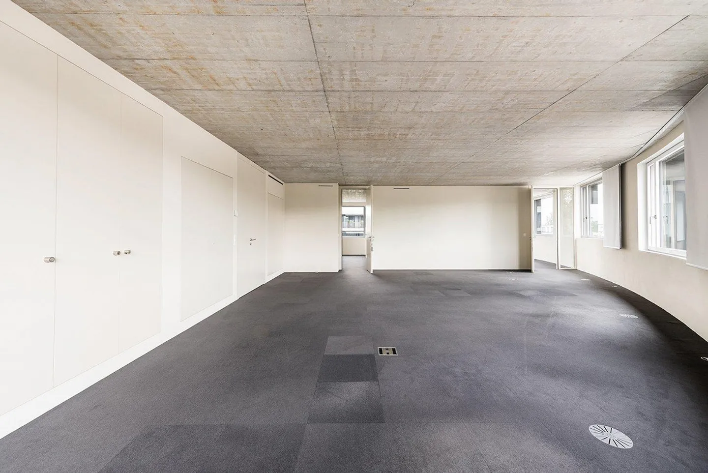 Idealer Standort in modernem Geschäftshaus! - Foto 4 von 8