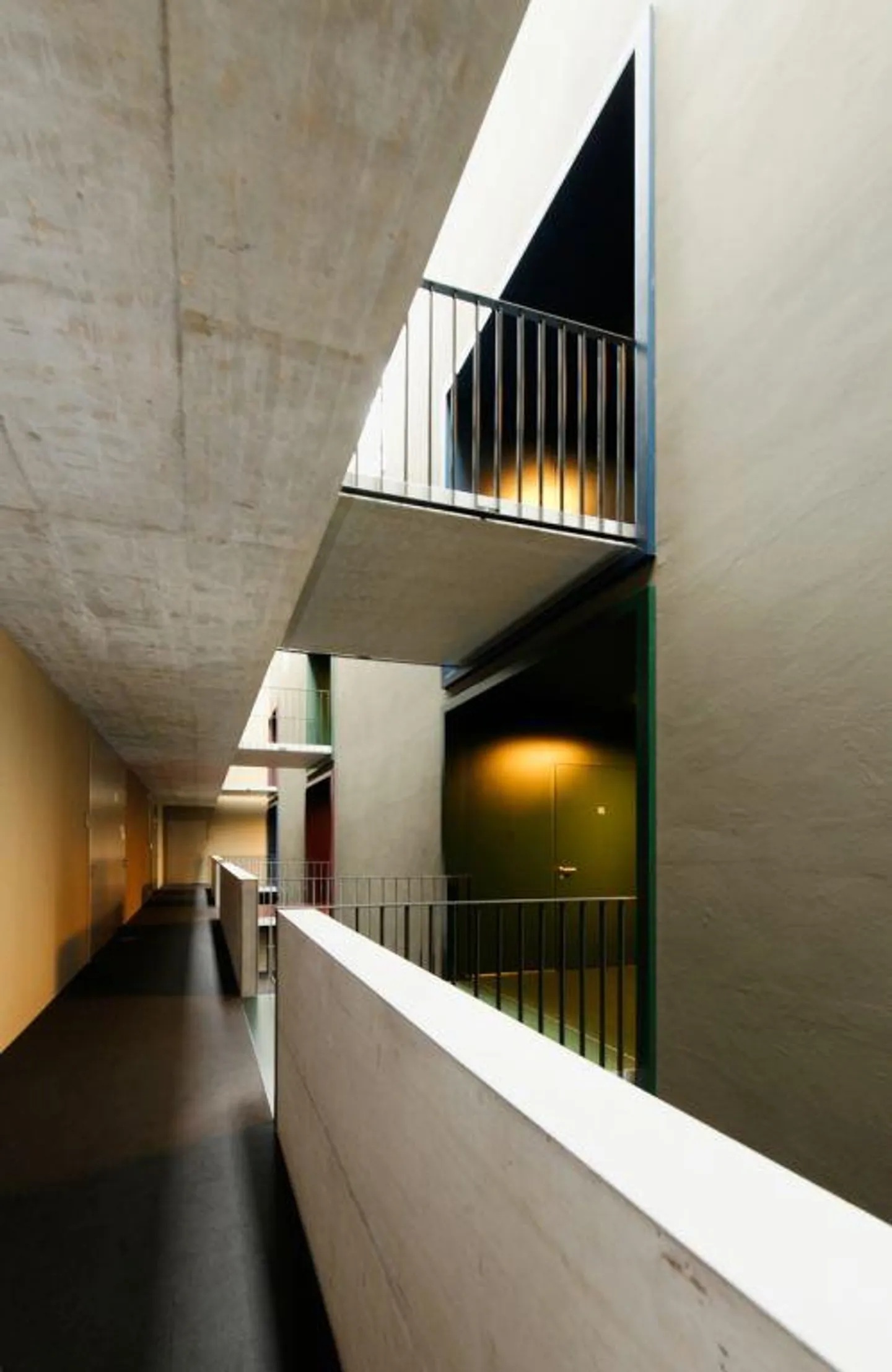 Idealer Standort in modernem Geschäftshaus! - Foto 7 von 8