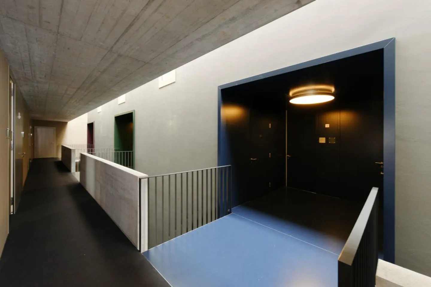 Idealer Standort in modernem Geschäftshaus! - Foto 8 von 8