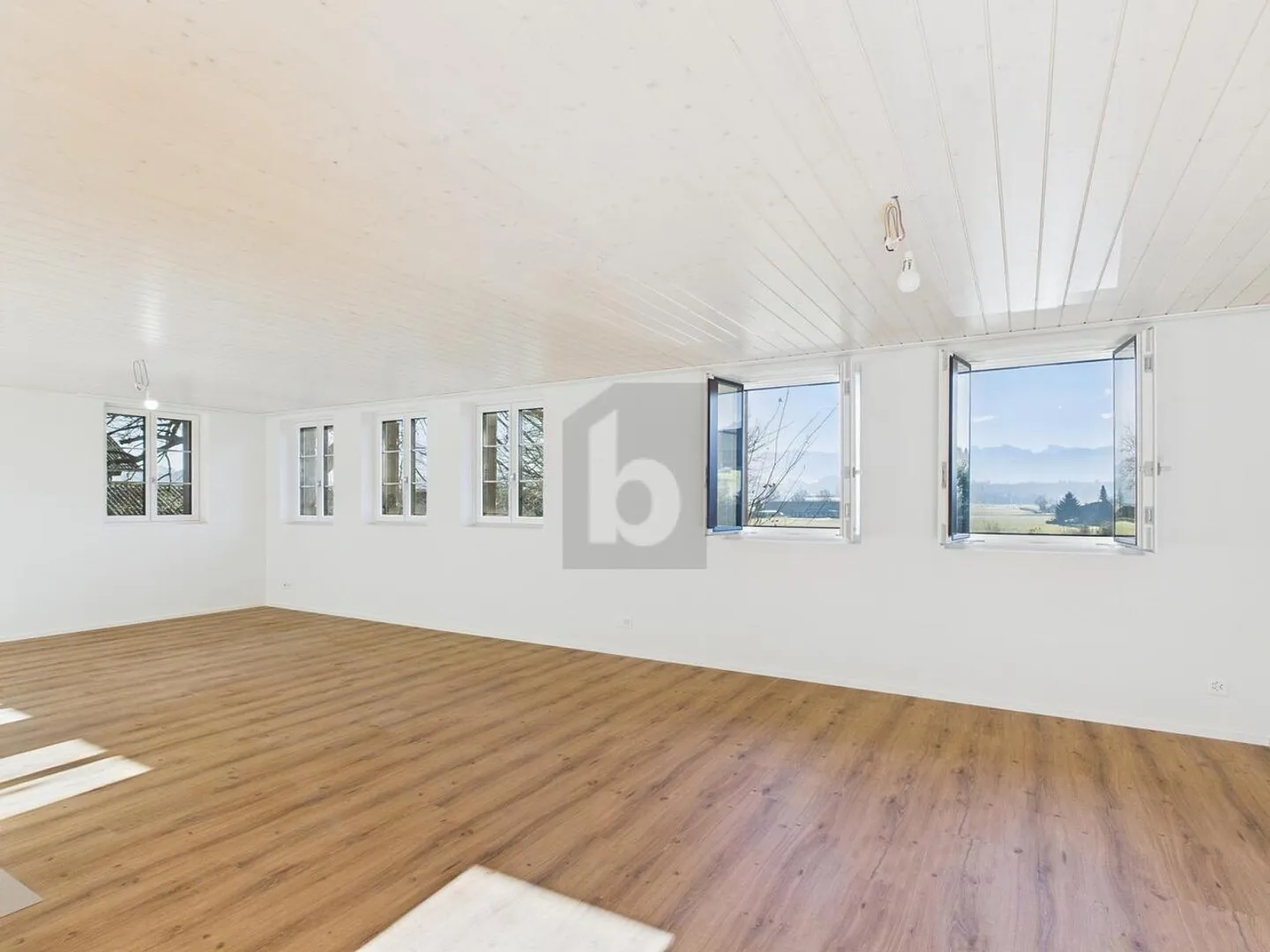 FAMILIENFREUNDLICH MIT VIEL PRIVATSPHÄRE - Foto 2 von 6