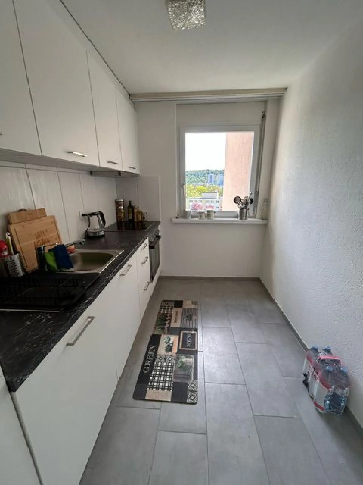Spacious 4.5 room apartment with generous balcony - Photo 2 of 7