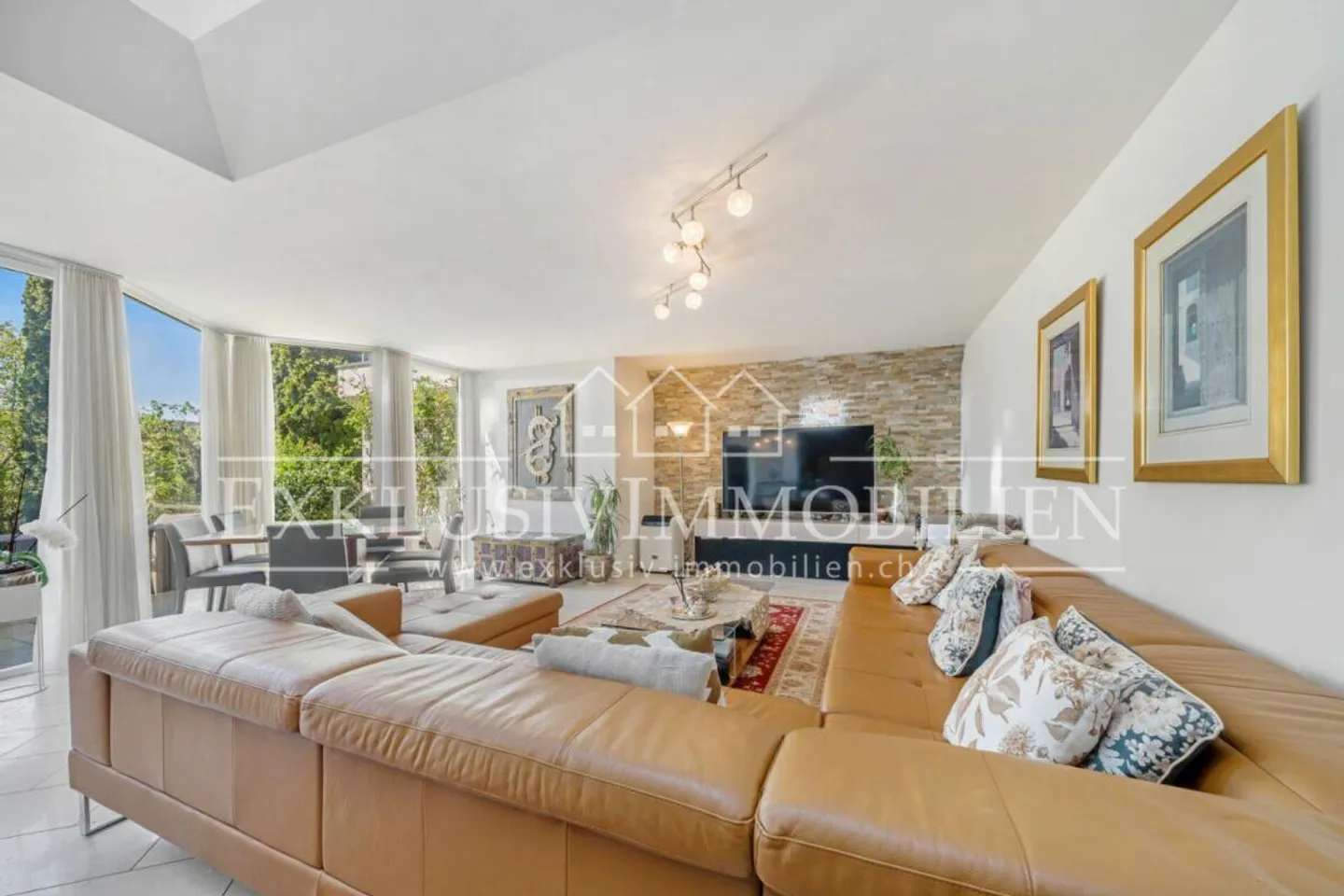 More than just living: The ideal home for your family - Photo 2 of 5