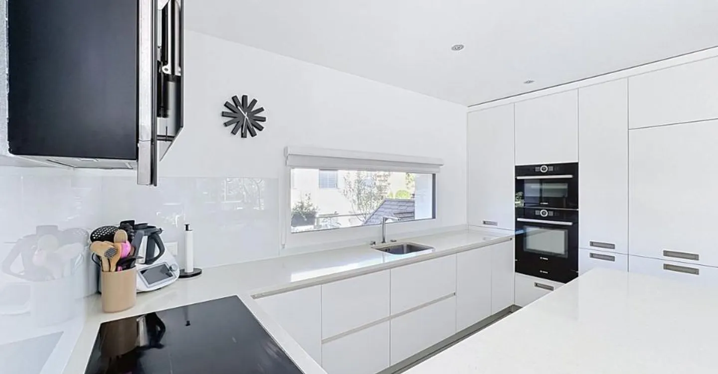 Rare, 4.5 bright rooms, 39 m2 terrace facing South - Photo 3 of 12