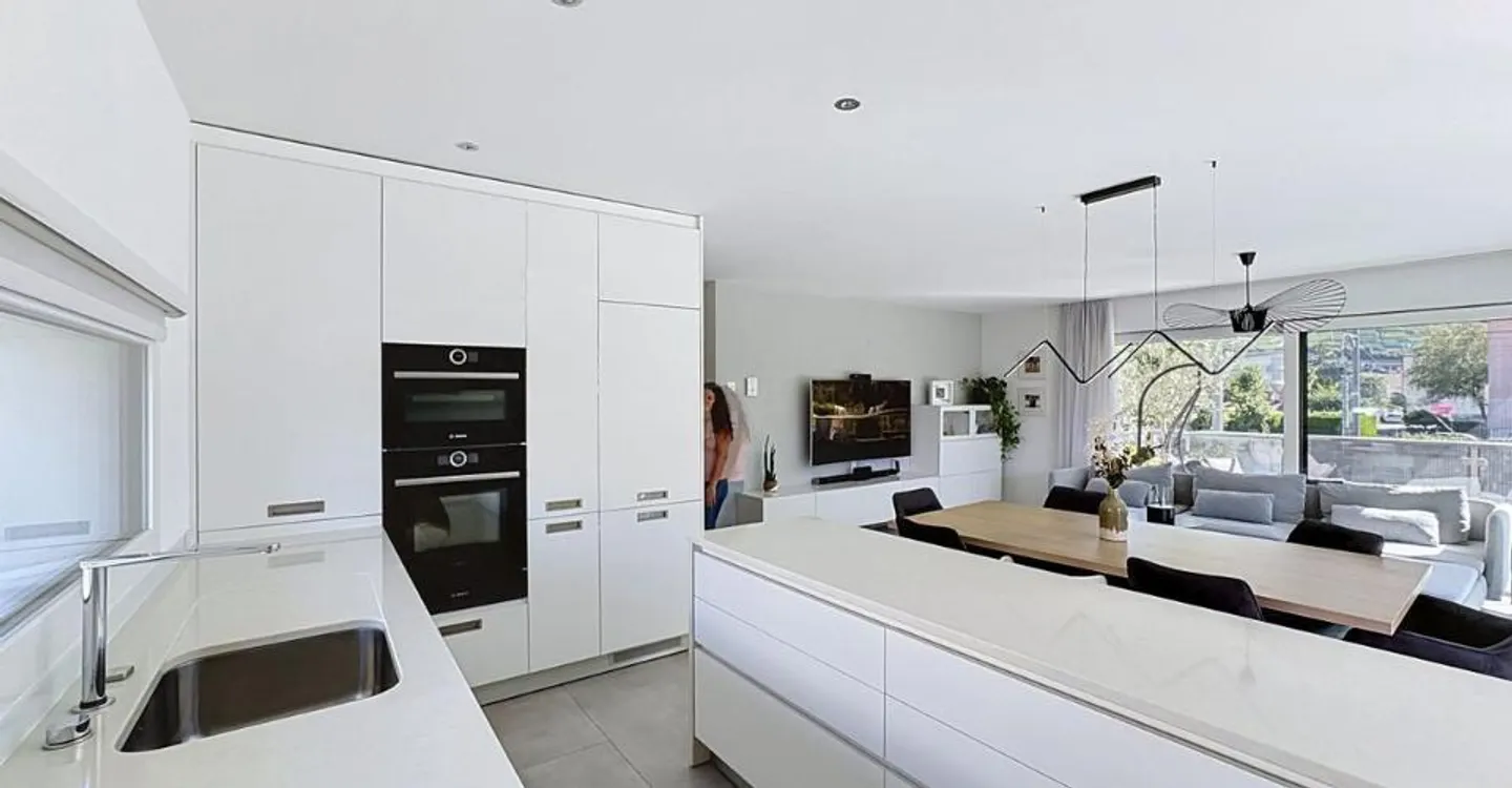 Rare, 4.5 bright rooms, 39 m2 terrace facing South - Photo 4 of 12