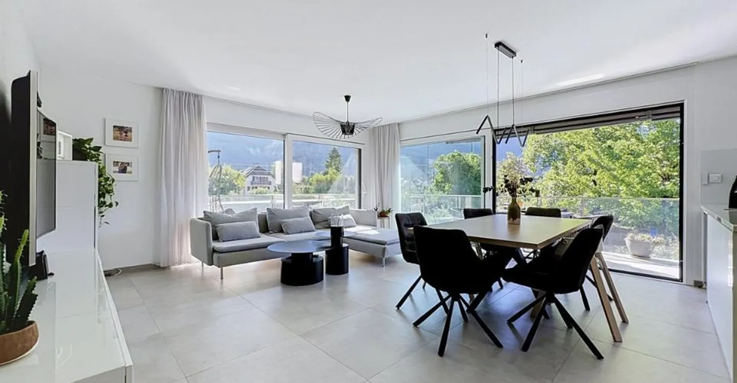 Rare, 4.5 bright rooms, 39 m2 terrace facing South - Photo 1 of 12