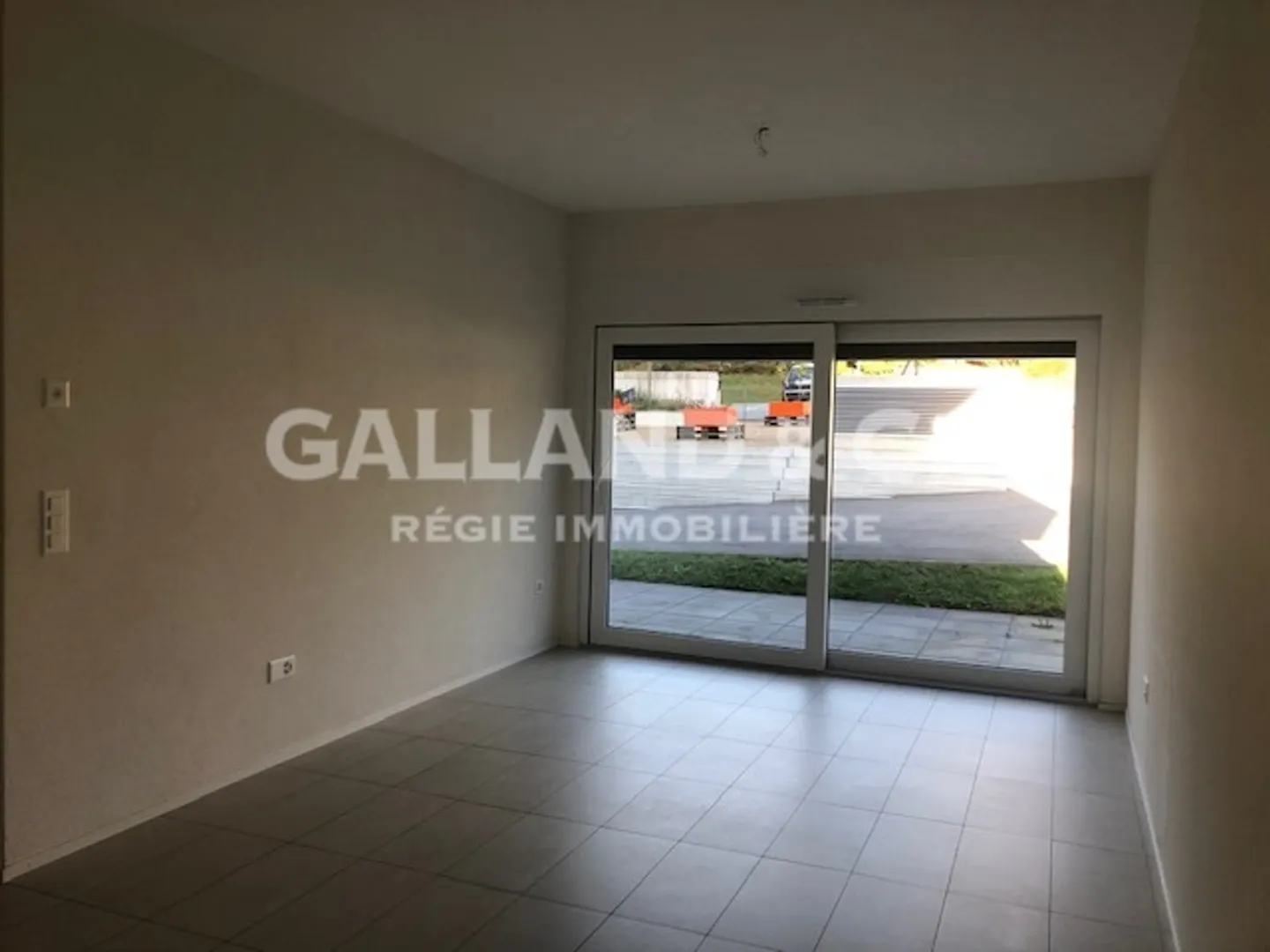 Appartement de 2½ pièces avec terrasse - Photo 4 sur 6