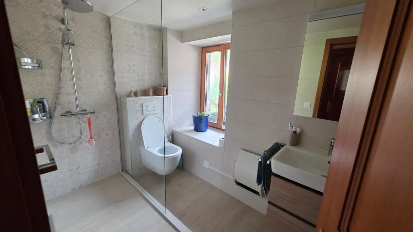 Residential building 5 rooms - Photo 11 of 20