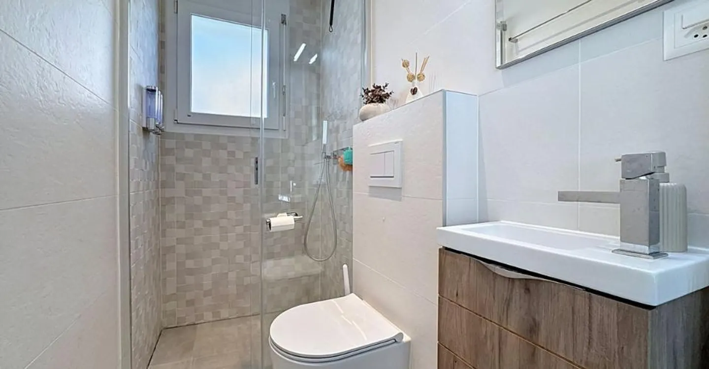 Rare, 4.5 bright rooms, 39 m2 terrace facing South - Photo 9 of 12