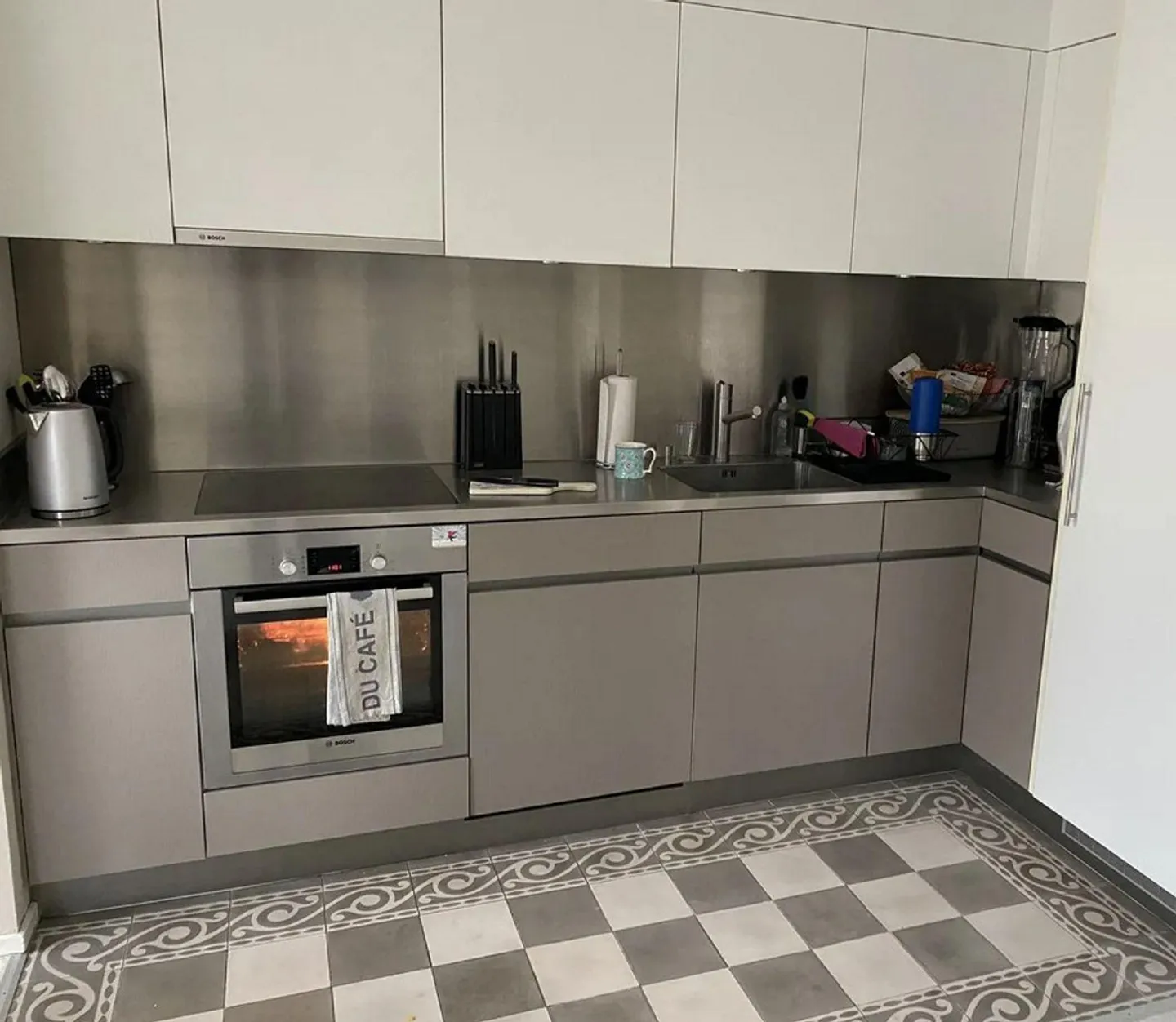 Modernes Apartment mit Balkon - Foto 2 von 5