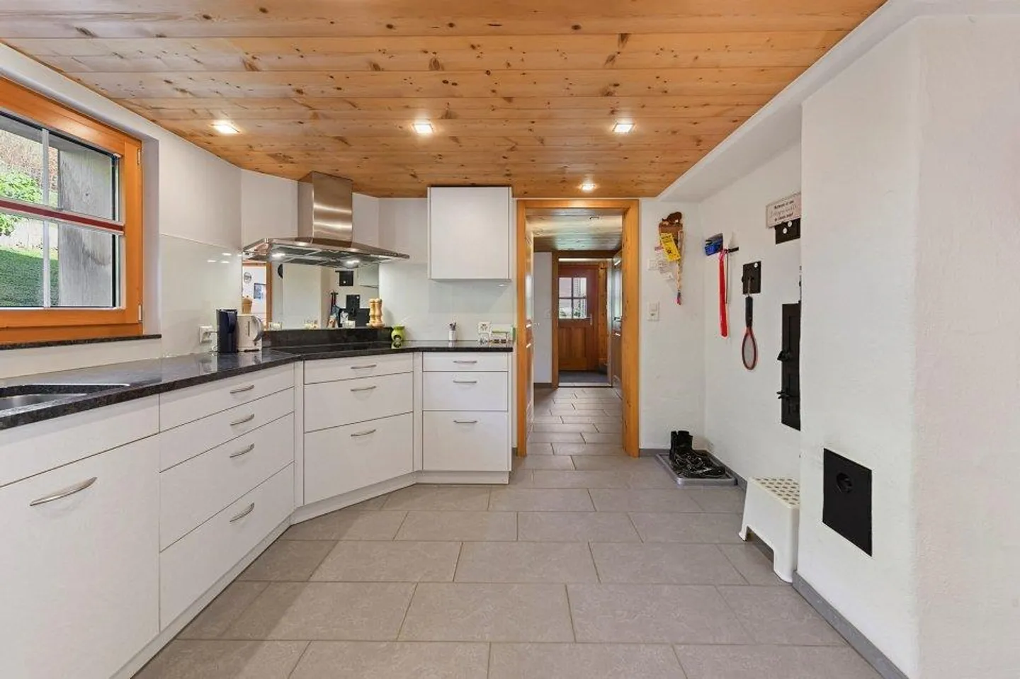 Maison individuelle indépendante avec vue dégagée et espace généreux - Photo 10 sur 13