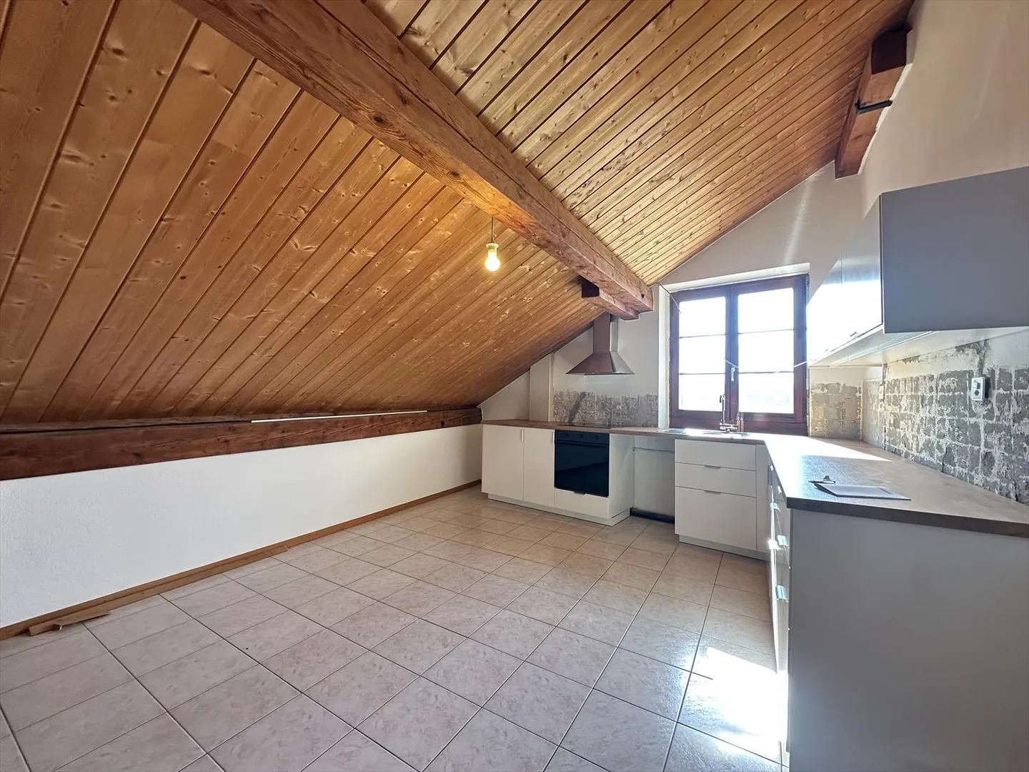 5-room apartment - Photo 1 of 14