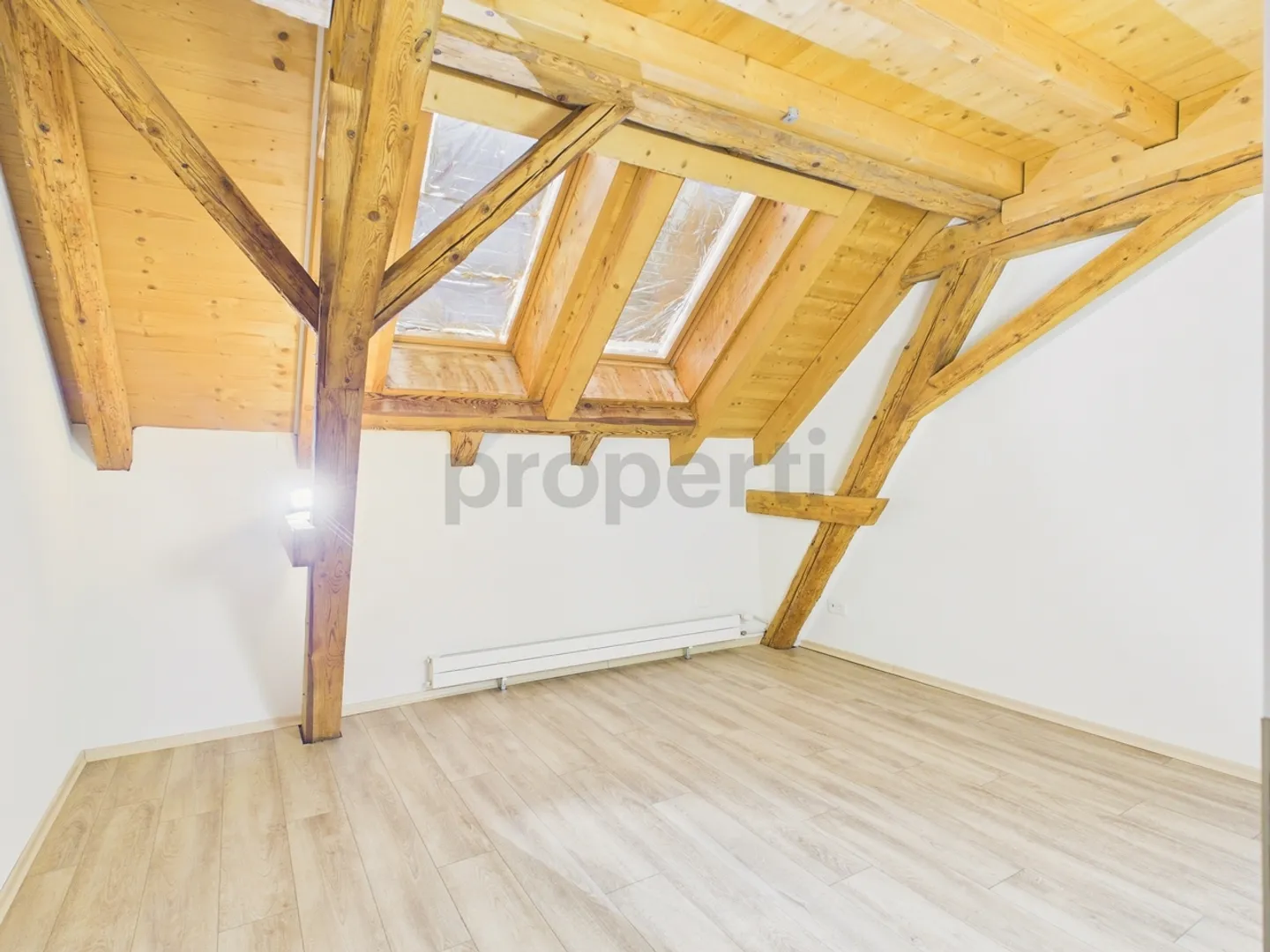 Appartamento attico affascinante di 2,5 stanze con galleria a Erlinsbach SO - Foto 7 di 12