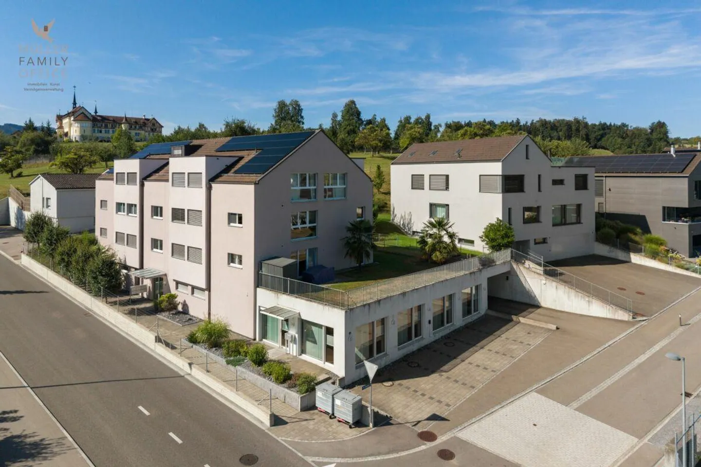 Exclusive commercial space in a central location in Tübach - ideal for office... - Photo 1 of 13