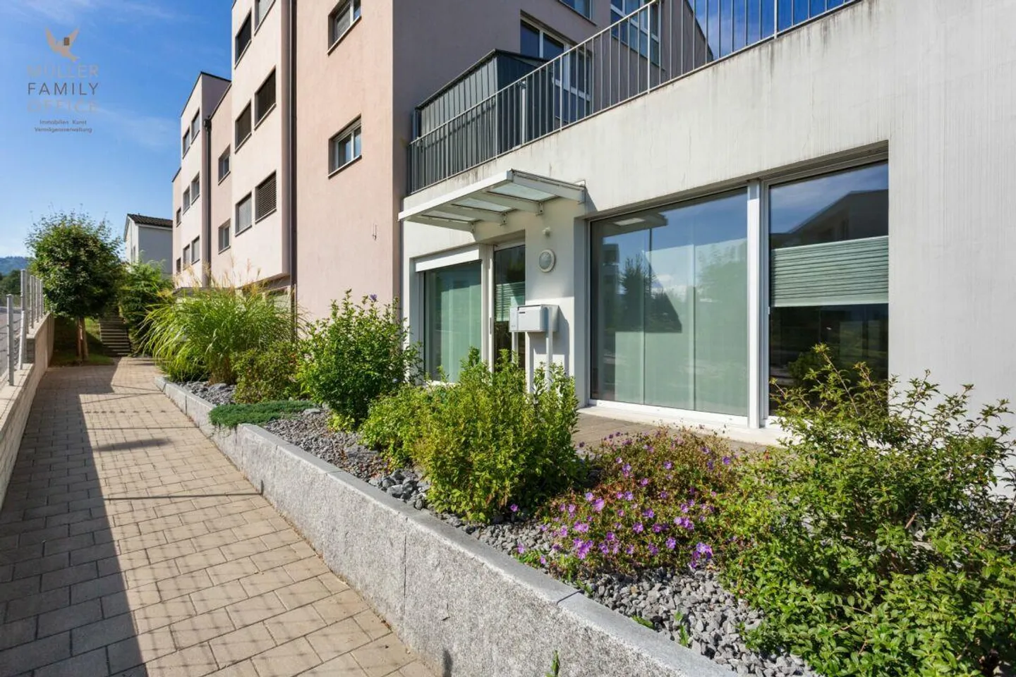 Exclusive commercial space in a central location in Tübach - ideal for office... - Photo 5 of 13