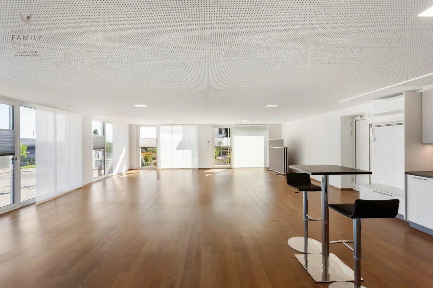 Exclusive commercial space in a central location in Tübach - ideal for office... - Photo 8 of 13