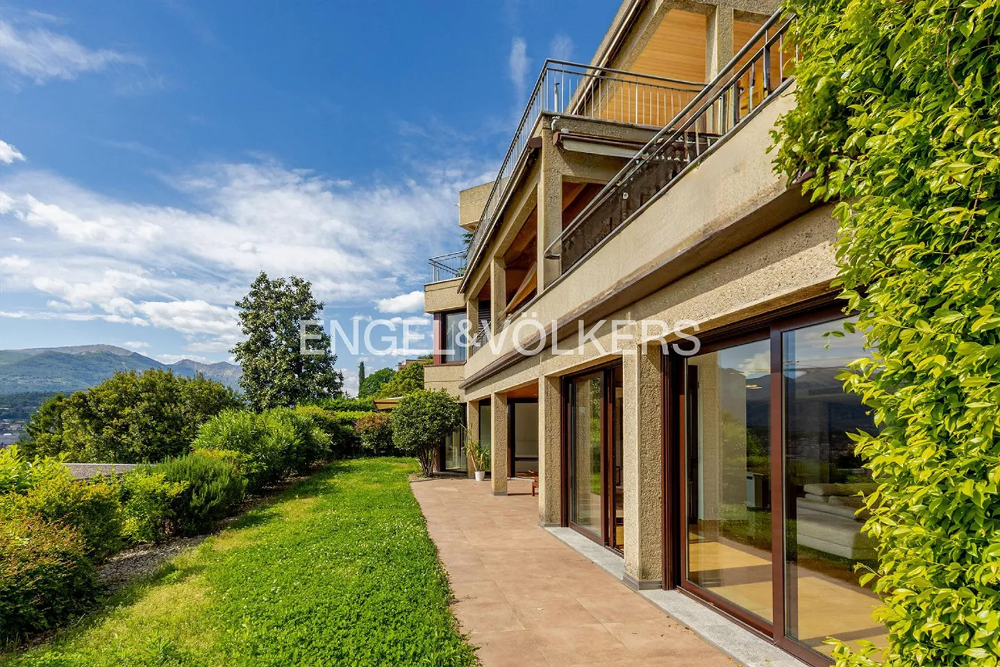 Appartamento luminoso ed elegante con magnifica vista sul lago - Foto 13 di 13