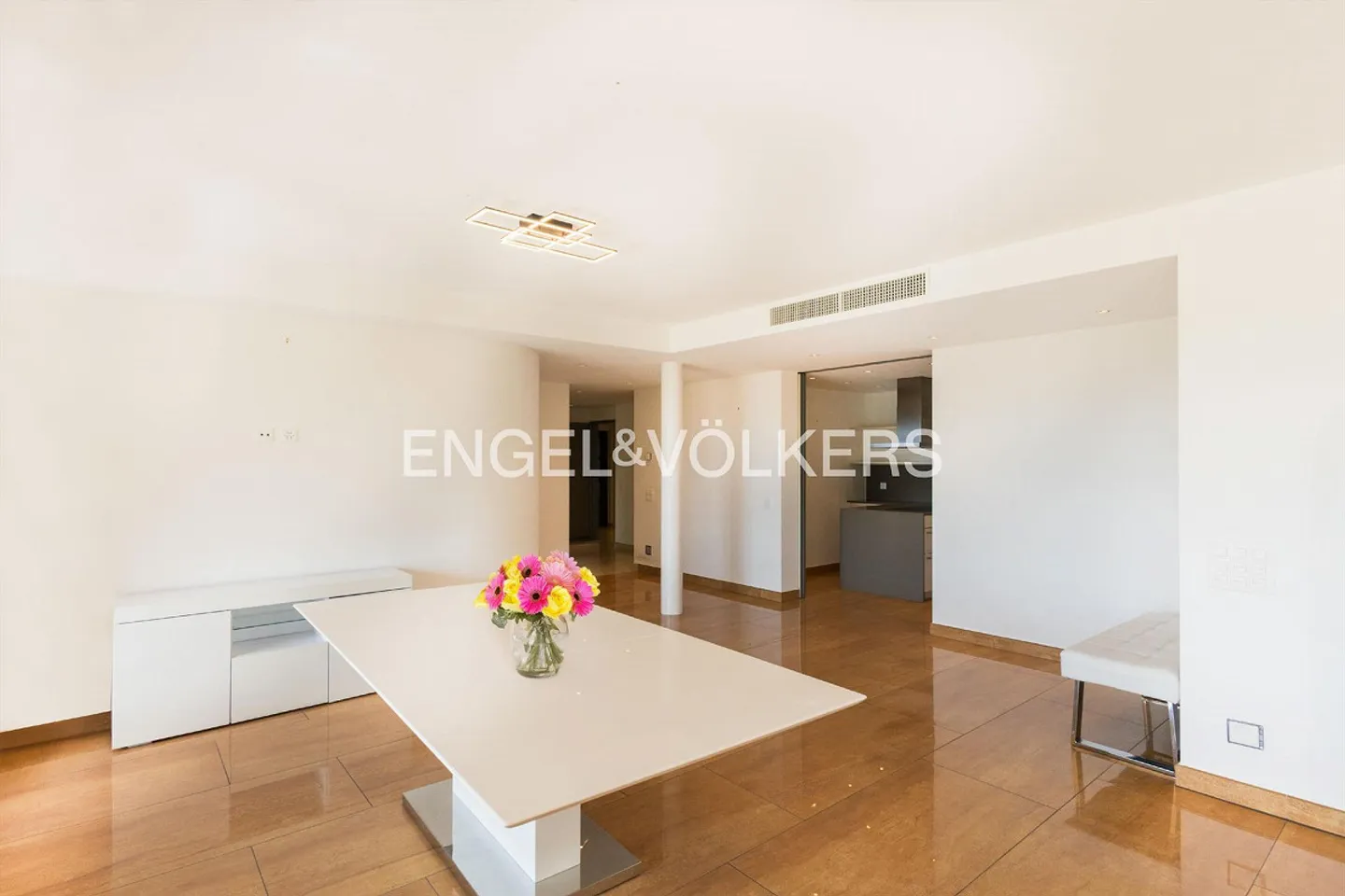 Appartamento luminoso ed elegante con magnifica vista sul lago - Foto 6 di 13