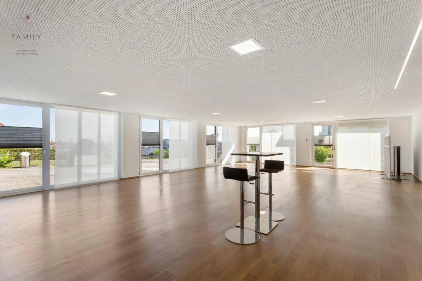 Exclusive commercial space in a central location in Tübach - ideal for office... - Photo 7 of 13