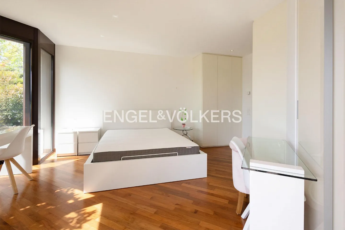 Appartamento luminoso ed elegante con magnifica vista sul lago - Foto 10 di 13
