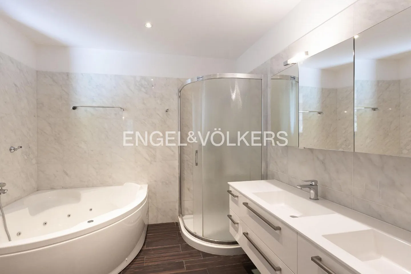 Appartamento luminoso ed elegante con magnifica vista sul lago - Foto 12 di 13