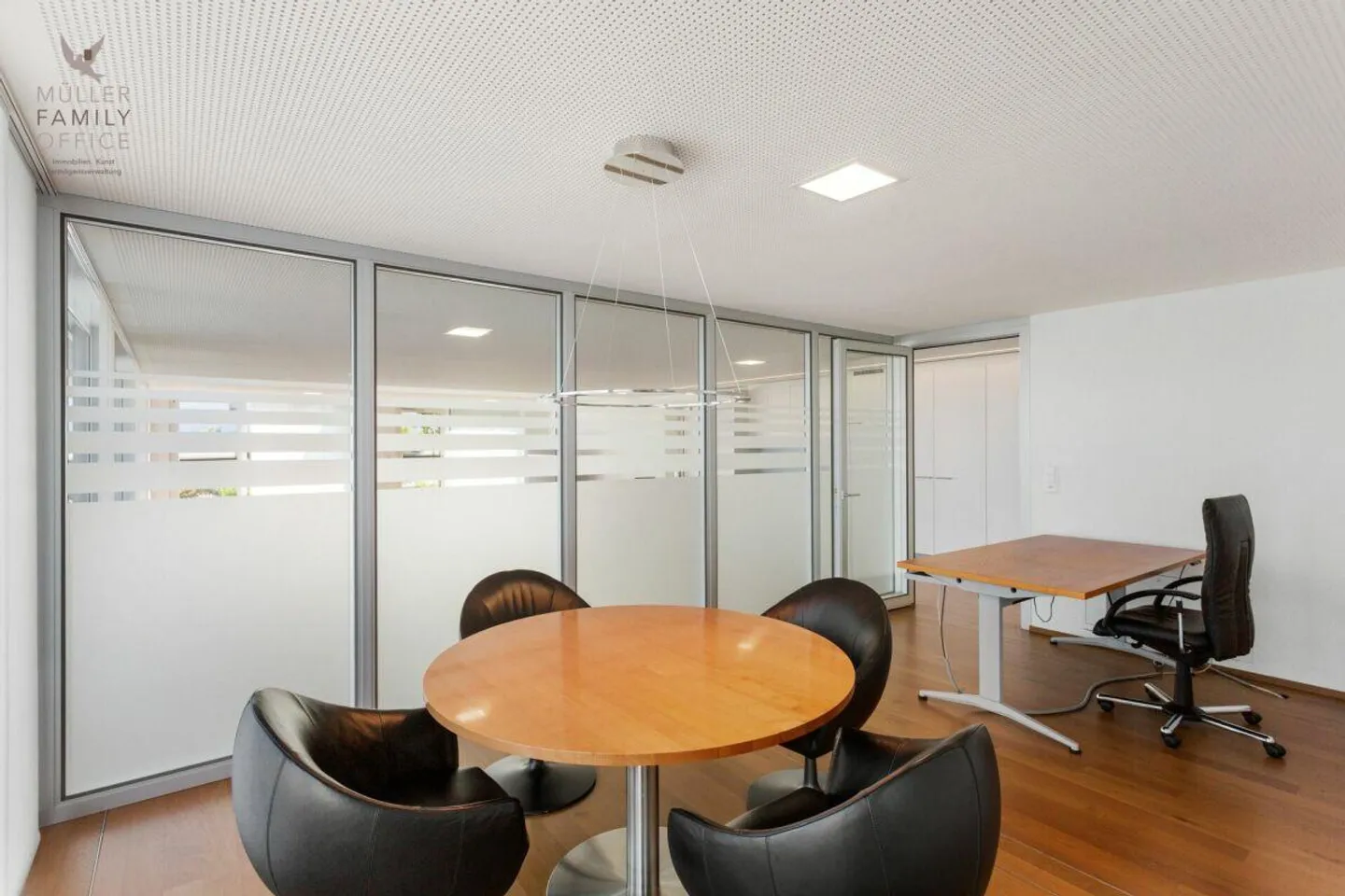 Exclusive commercial space in a central location in Tübach - ideal for office... - Photo 11 of 13