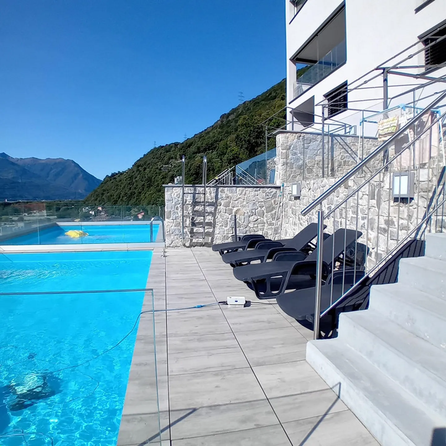 Doppelhaushälfte mit privatem Pool in Sementina - Foto 2 von 24