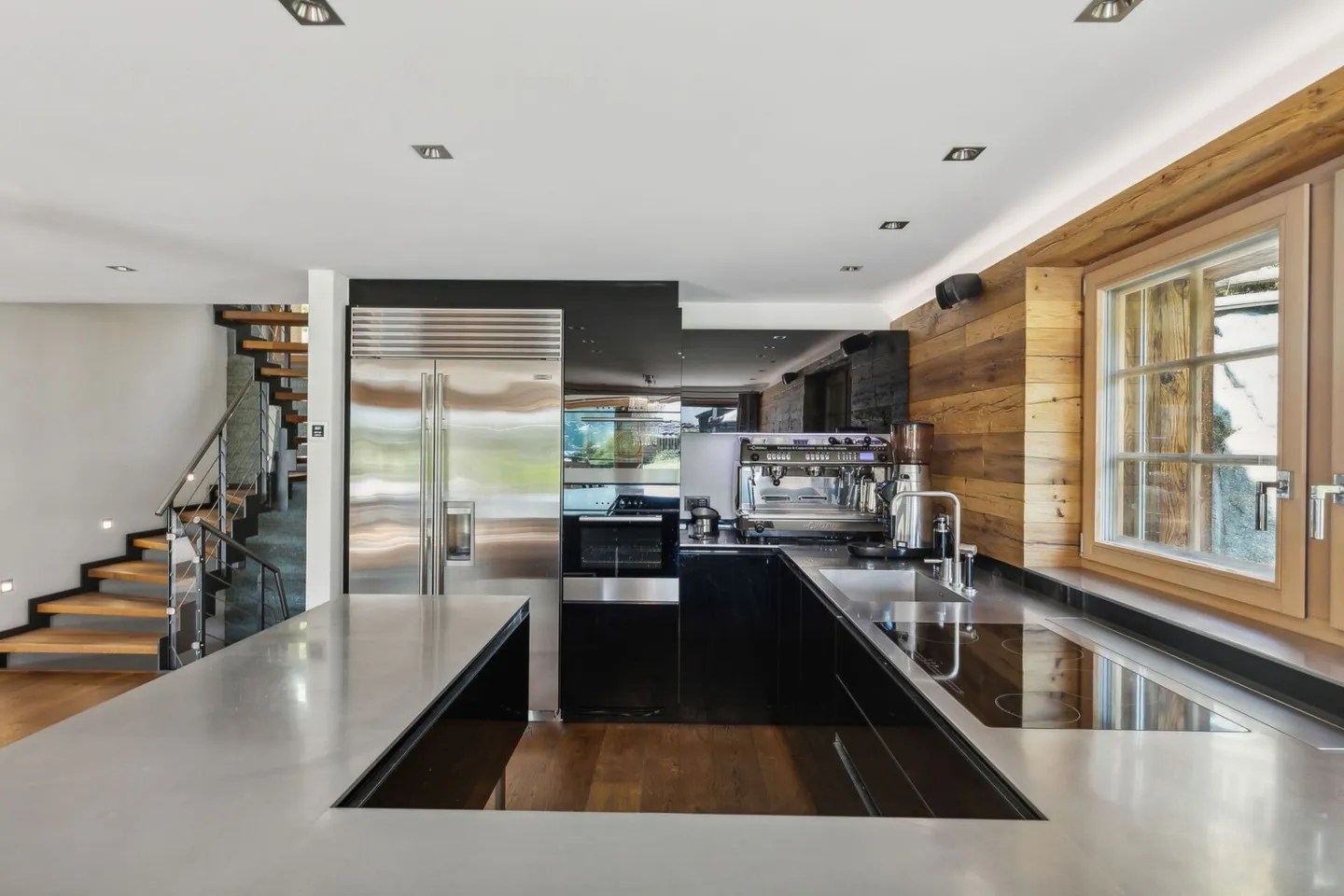 Chalet-Villa esclusivo con design interno unico e vista mozzafiato - Foto 4 di 13