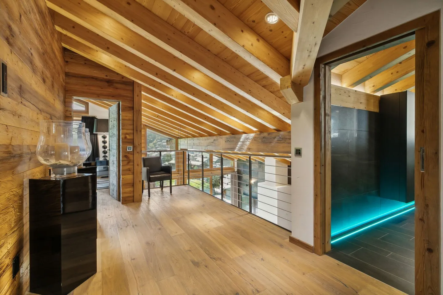 Chalet-Villa esclusivo con design interno unico e vista mozzafiato - Foto 5 di 13